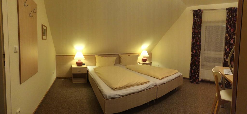 Hotel Zur Heidebluete Hambühren Εξωτερικό φωτογραφία