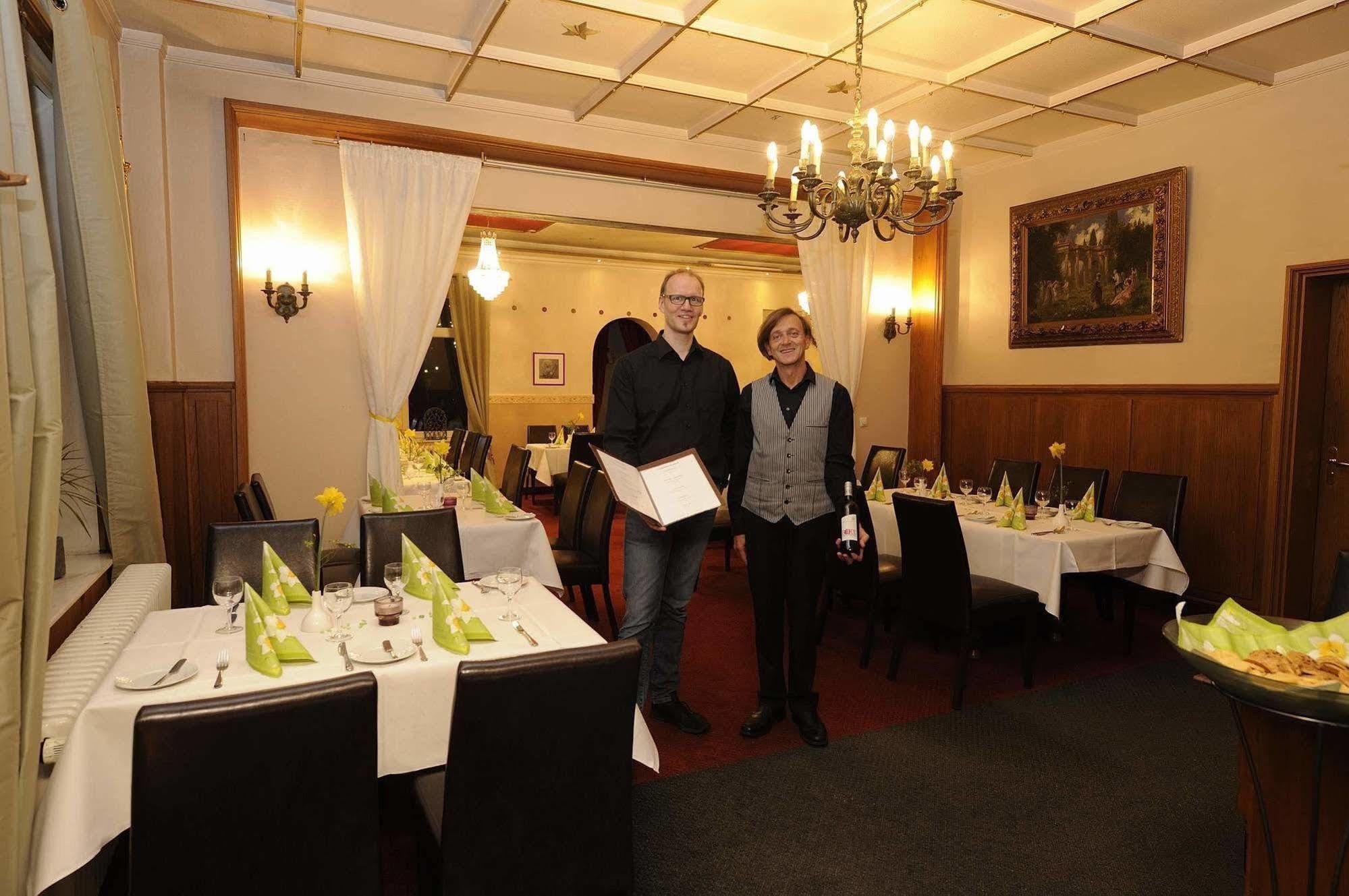 Hotel Zur Heidebluete Hambühren Εξωτερικό φωτογραφία
