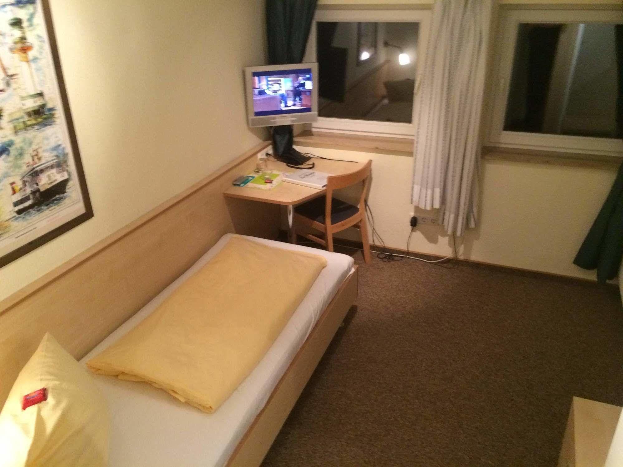 Hotel Zur Heidebluete Hambühren Εξωτερικό φωτογραφία