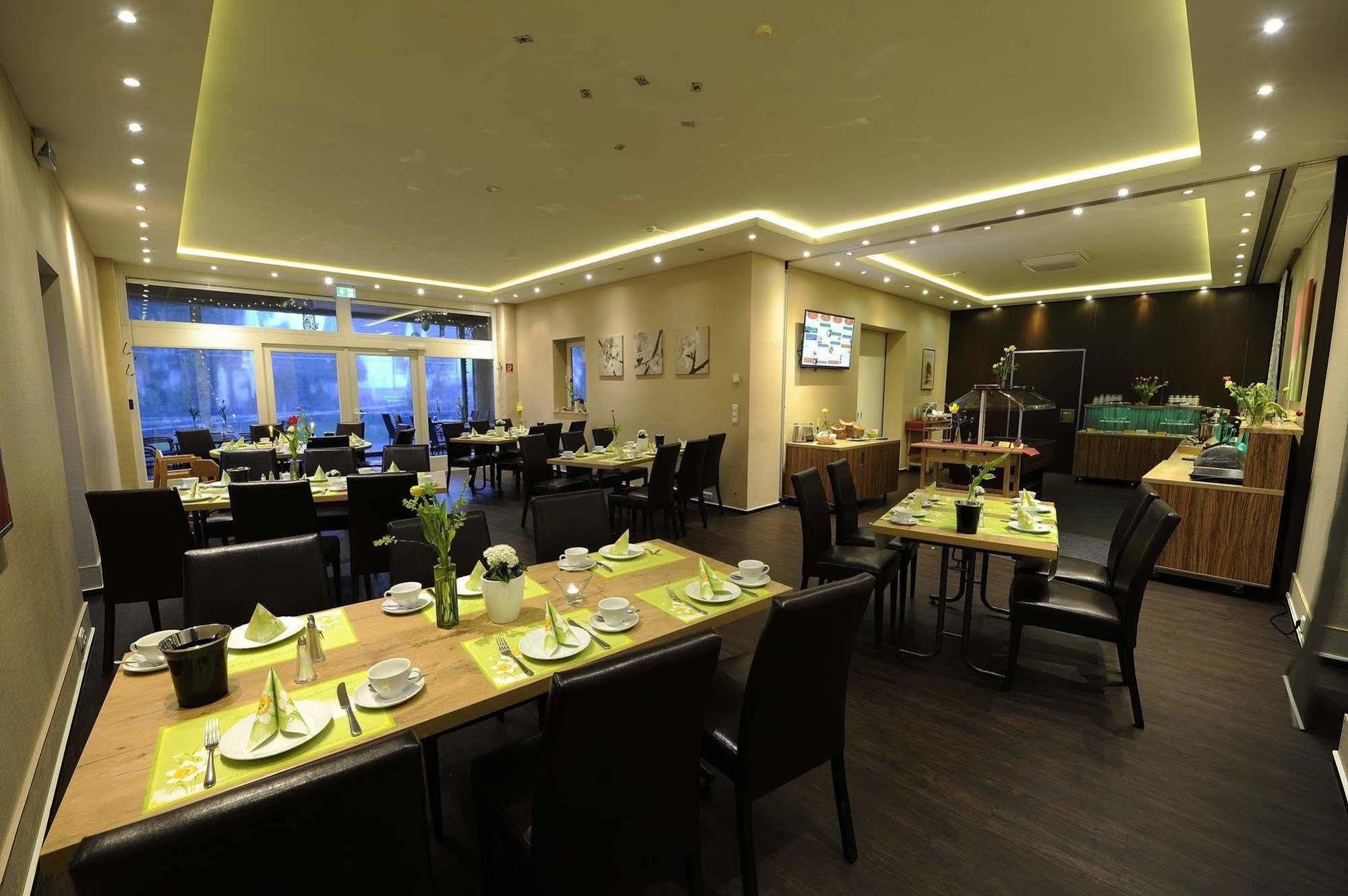 Hotel Zur Heidebluete Hambühren Εξωτερικό φωτογραφία