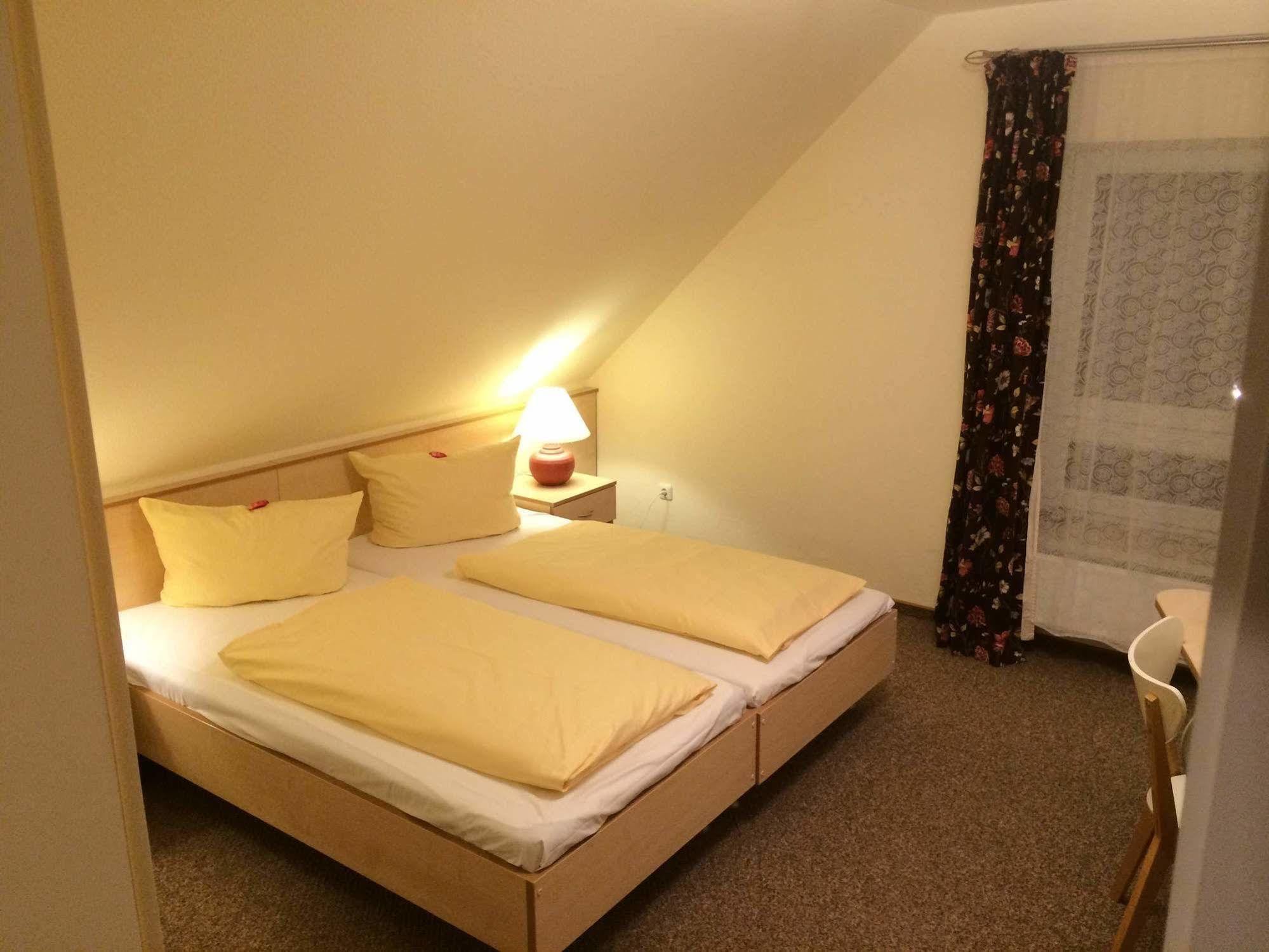 Hotel Zur Heidebluete Hambühren Εξωτερικό φωτογραφία