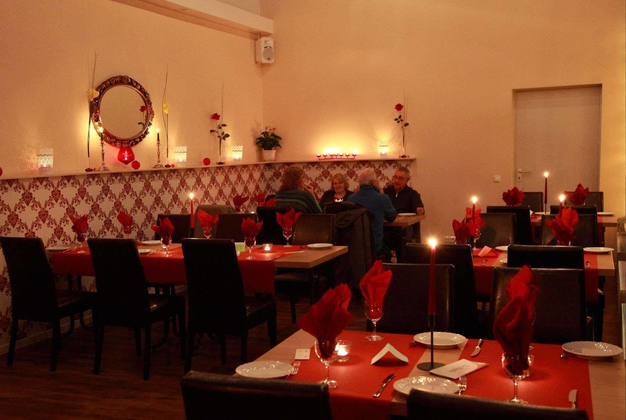 Hotel Zur Heidebluete Hambühren Εξωτερικό φωτογραφία